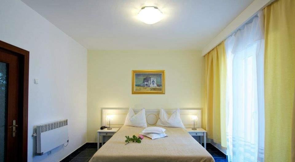 Hotel Central Mamaia Ngoại thất bức ảnh