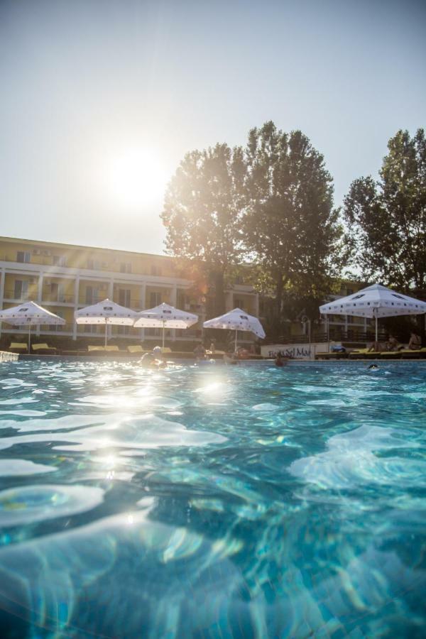 Hotel Central Mamaia Ngoại thất bức ảnh